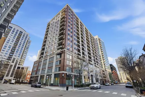 451 W Huron St #702, Chicago, IL 60654