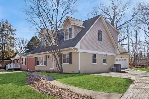 701 Willis St, Glen Ellyn, IL 60137
