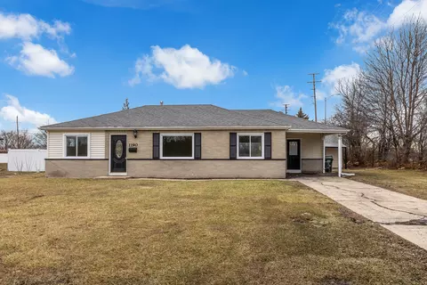 1190 Ash Rd, Hoffman Estates, IL 60169