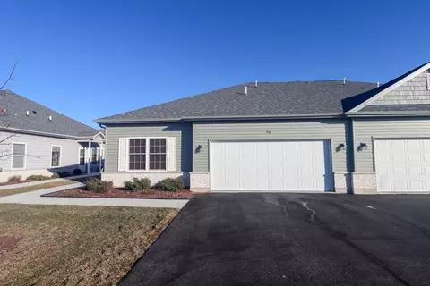 934 Lexington St, Mchenry, IL 60050