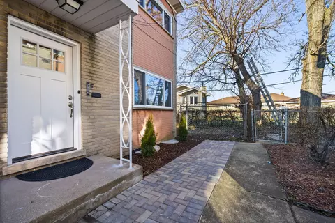 7906 W Lawrence Ave #F, Norridge, IL 60706