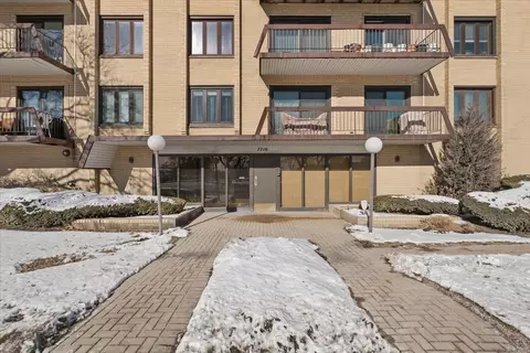 7710 Dempster #404, Morton Grove, IL 60053