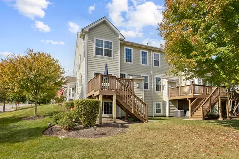 Exterior - 1127 Pine Valley Ct, Elgin, IL 60124 photo 4 of 5