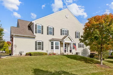 1127 Pine Valley Ct, Elgin, IL 60124