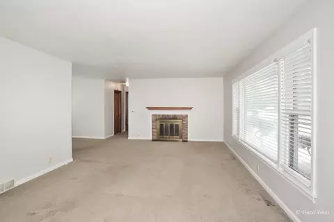 Living - 800 Morgan St, Elgin, IL 60123 photo 1 of 2