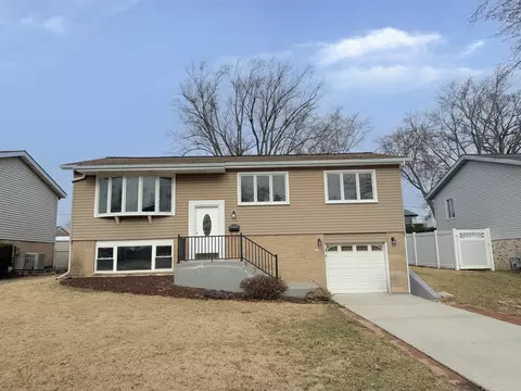 9008 Sycamore Dr, Hickory Hills, IL 60457