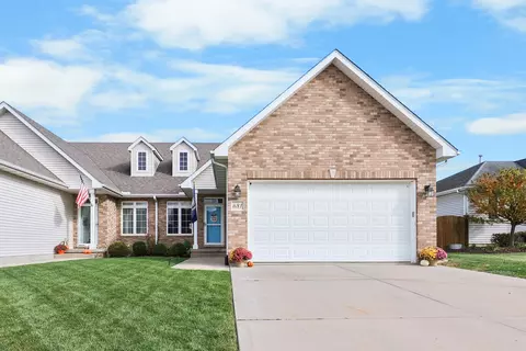 681 Circle Dr, Coal City, IL 60416