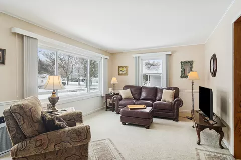 Living - 3407 Pheasant Dr, Rolling Meadows, IL 60008 photo 1 of 1