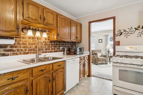 Kitchen - 3407 Pheasant Dr, Rolling Meadows, IL 60008 photo 4 of 4