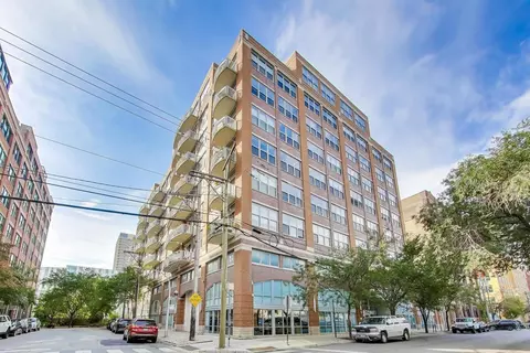 933 W Van Buren St #504, Chicago, IL 60607