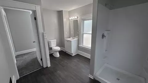 Bath - 453 Addison St, Elgin, IL 60120 photo 2 of 2