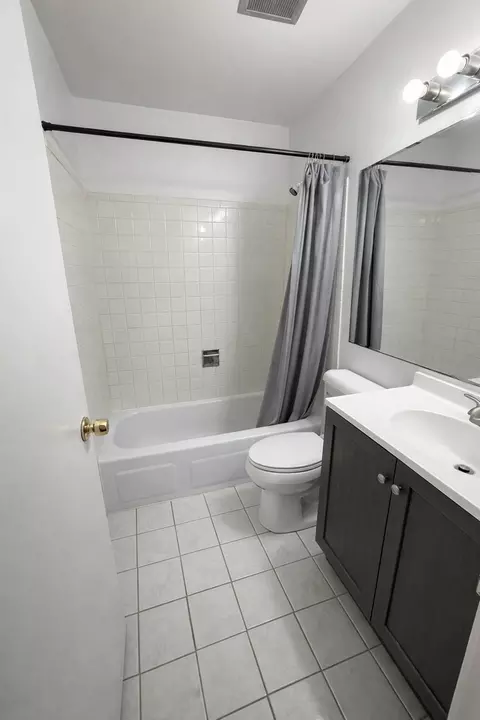 740 Hill Dr #303, Hoffman Estates, IL 60169 photo 5