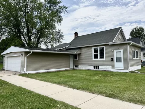 105 W 2nd St, Spring Valley, IL 61362