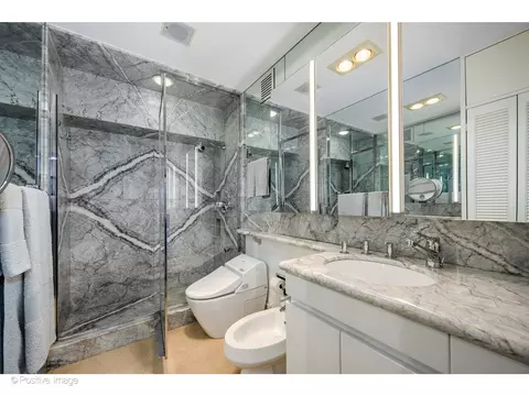 Bath - 175 E Delaware Pl #5116, Chicago, IL 60611 photo 2 of 6