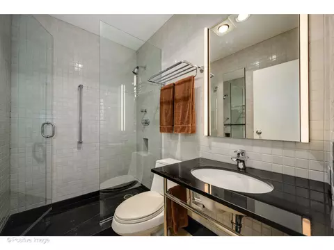 Bath - 175 E Delaware Pl #5116, Chicago, IL 60611 photo 4 of 6