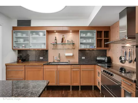 Kitchen - 175 E Delaware Pl #5116, Chicago, IL 60611 photo 5 of 6
