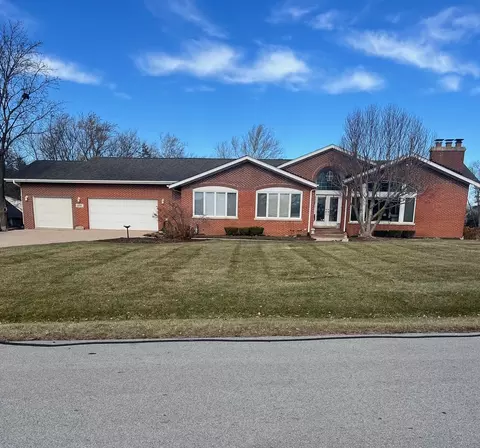 600 Ahlstrand Rd, Glen Ellyn, IL 60137