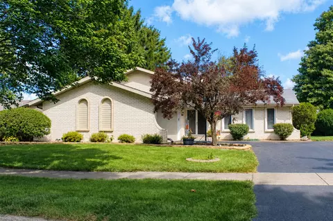 617 Melrose Ln, Beecher, IL 60401