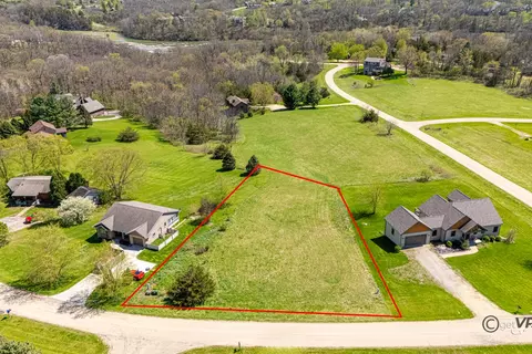 3 Beacon Trl, Galena, IL 61036