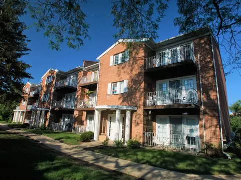 684 Quincy Bridge Ln #302, Glenview, IL 60025