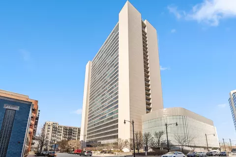 500 W Superior St #1508, Chicago, IL 60654