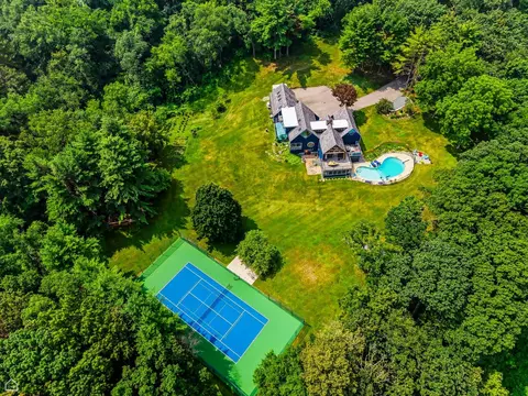367 Overlook Rd, Barrington, IL 60010