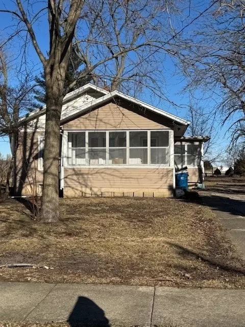 104 W Lincoln St, Flanagan, IL 61740