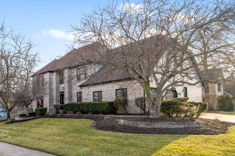2817 Modaff Rd, Naperville, IL 60565