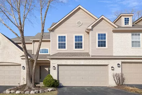 5293 Pebble Ln, Crystal Lake, IL 60012