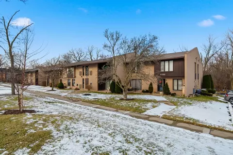 1100 Holbrook Rd #D, Homewood, IL 60430
