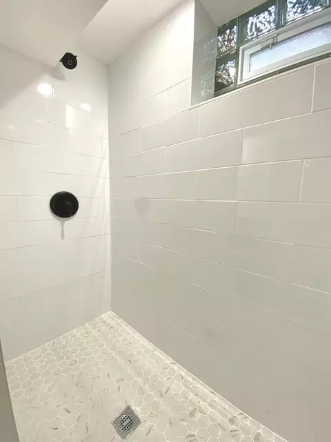 Bath - Undisclosed, Chicago, IL 60628 photo 4 of 4