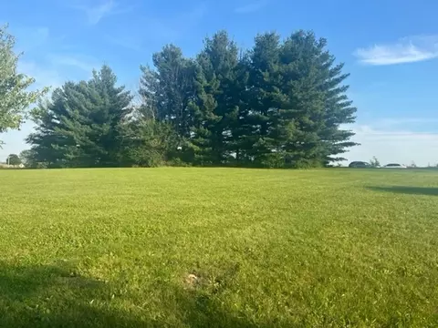 208 Flambeau Ln, Dixon, IL 61021