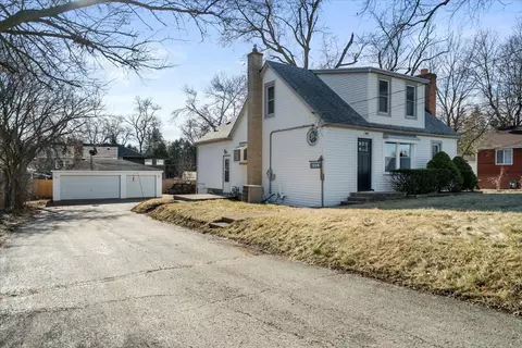 318 E Liberty St, Wauconda, IL 60084