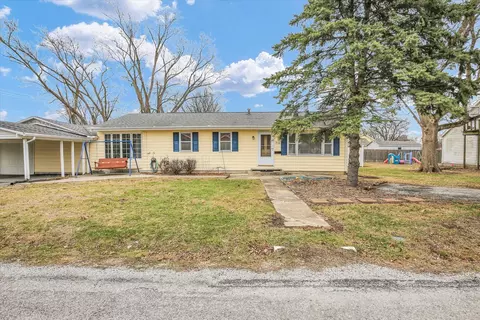 716 N Seymour St, Sullivan, IL 61951
