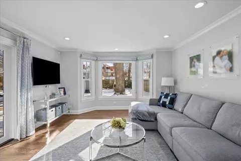 Living - 610 Drexel Ave, Glencoe, IL 60022 photo 8 of 9