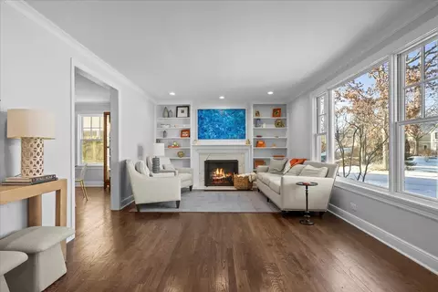 Living - 610 Drexel Ave, Glencoe, IL 60022 photo 3 of 9