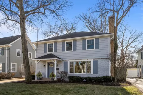 Exterior - 610 Drexel Ave, Glencoe, IL 60022 photo 3 of 7
