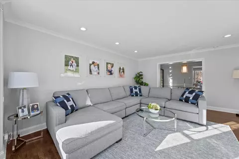 Living - 610 Drexel Ave, Glencoe, IL 60022 photo 9 of 9
