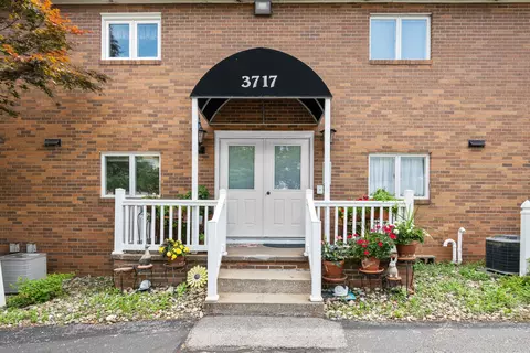 3717 35th St #1, Moline, IL 61265