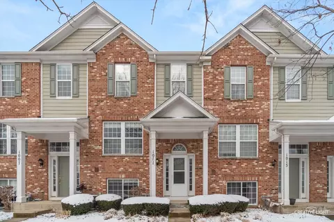 1011 Reserve Dr, Elgin, IL 60124