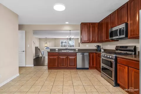 Kitchen - 1011 Reserve Dr, Elgin, IL 60124 photo 2 of 2