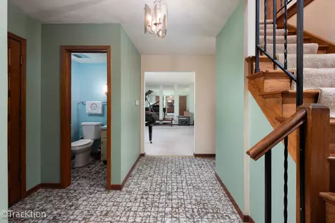 Entry Way - 249 Surrey Rd, Bartlett, IL 60103 photo 2 of 2