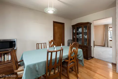 Dining - 249 Surrey Rd, Bartlett, IL 60103 photo 2 of 2