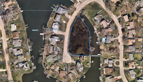 33211 N Island Ave, Grayslake, IL 60030