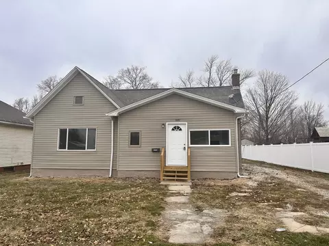 920 Hall St, Streator, IL 61364