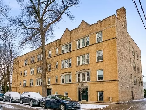 3654 W Belle Plaine Ave #303, Chicago, IL 60618