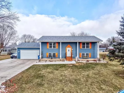 Exterior - 4 Maplewood Ln, Ottawa, IL 61350 photo 4 of 4