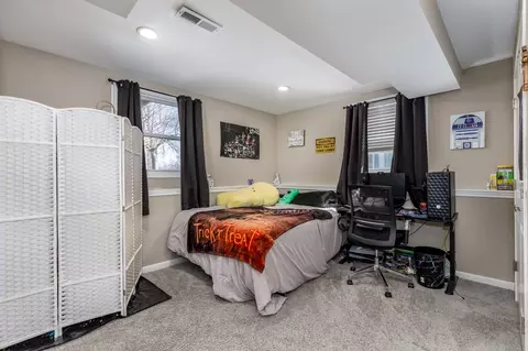 Bedroom - 4 Maplewood Ln, Ottawa, IL 61350 photo 4 of 4