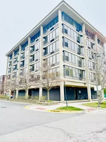 345 Eastgate Pl #604, Chicago, IL 60616