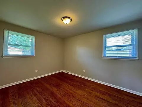 Bedroom - 14401 Kolin Ave, Midlothian, IL 60445 photo 4 of 9